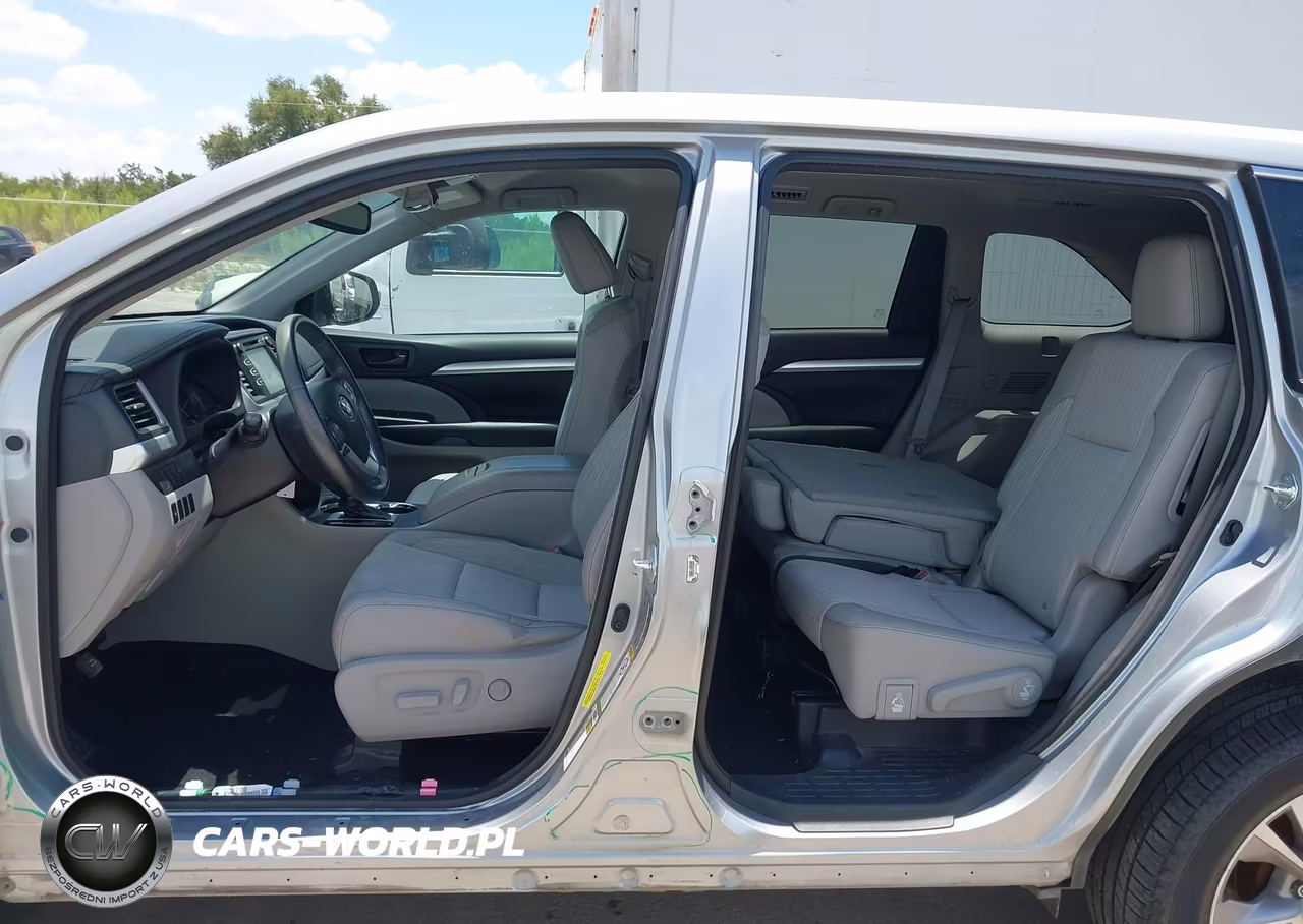 2016 Toyota Highlander Le Plus V6 VIN:5TDZKRFH1GS155800 - 15