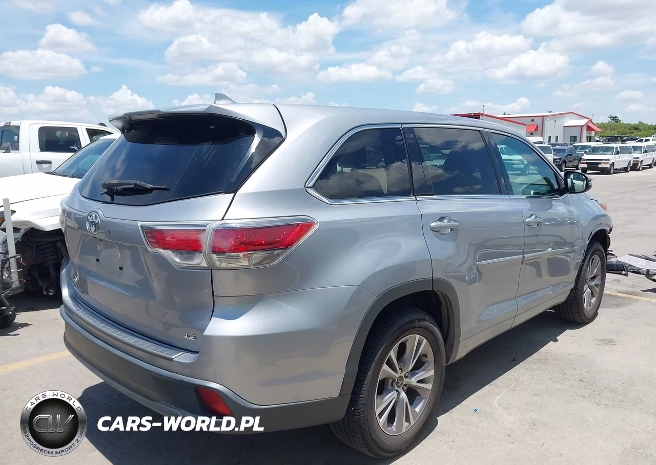 2016 Toyota Highlander Le Plus V6 VIN:5TDZKRFH1GS155800 - 4