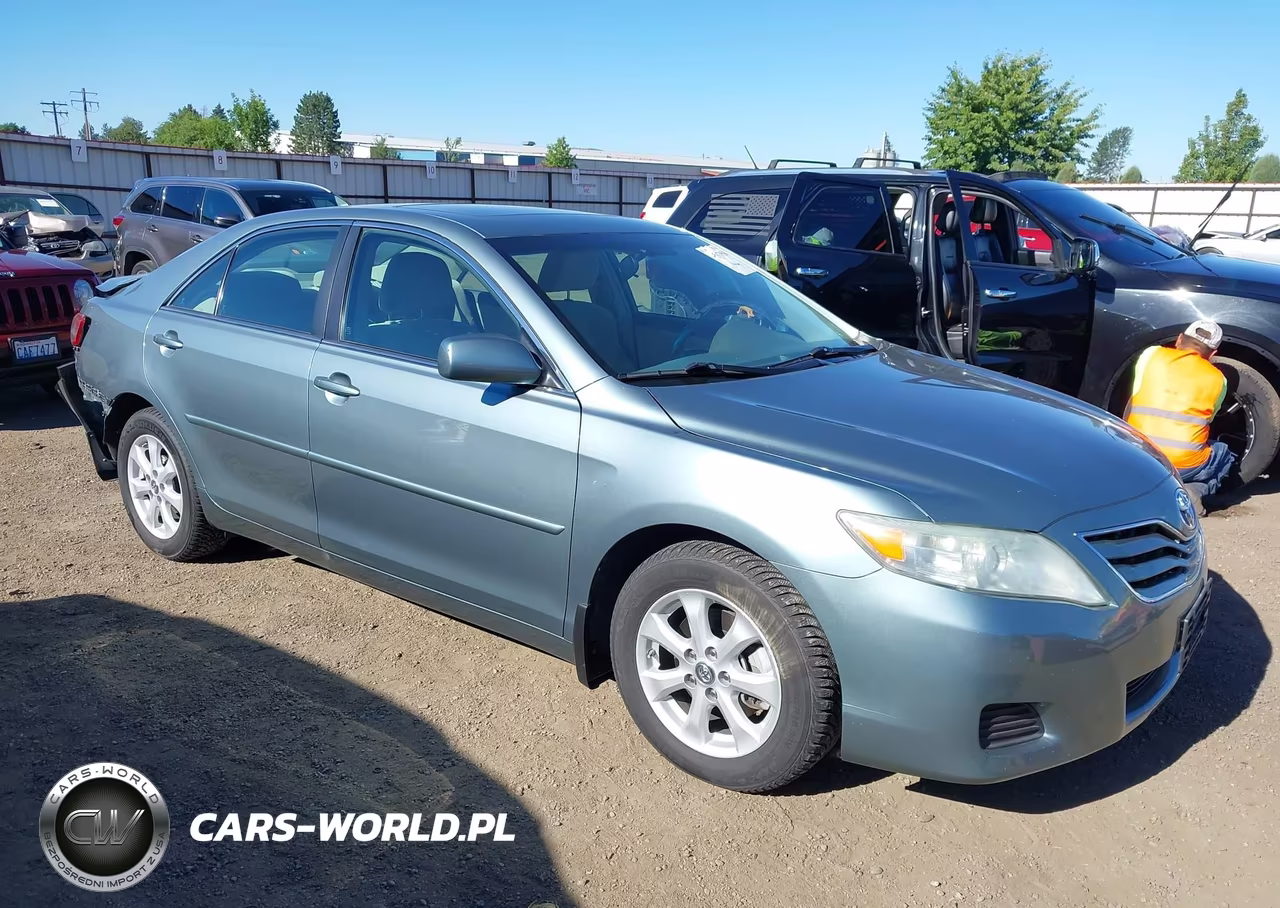 2011 Toyota Camry Le – zdjęcie 1 z 19