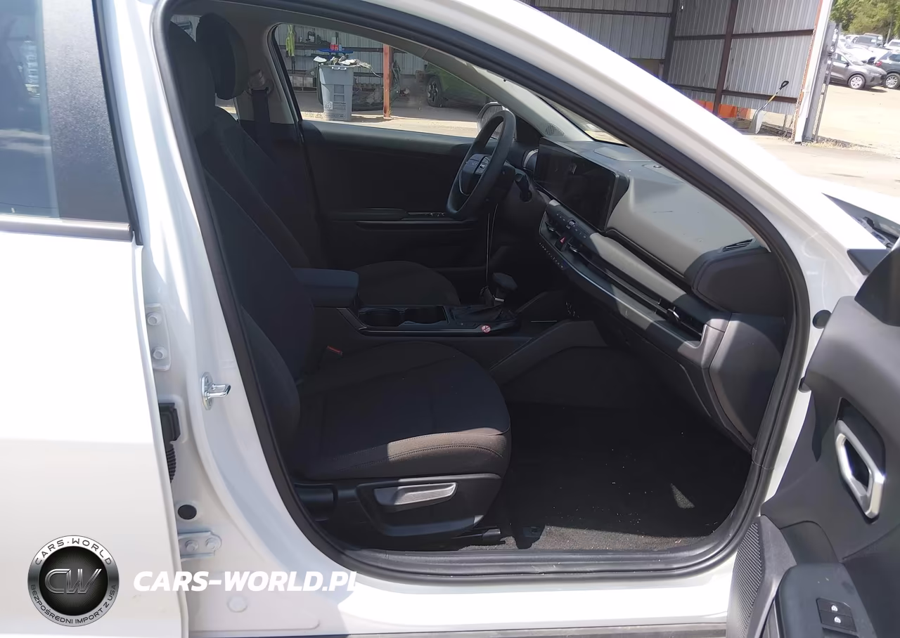 2026 Kia K4 Lxs VIN:3KPFT4DE2TE302514 - 5