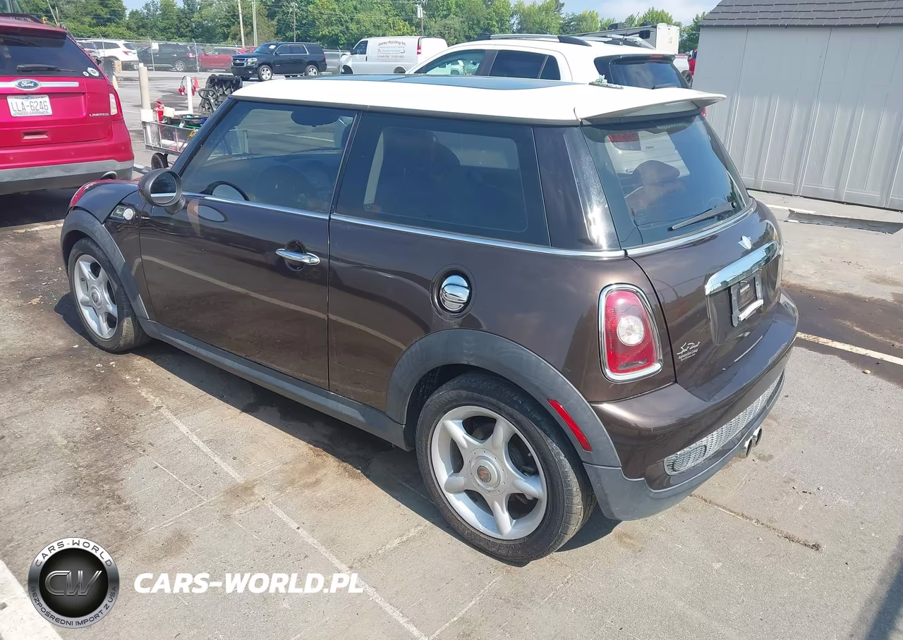 2010 Mini Cooper S VIN:WMWMF7C53ATW88489 - 3