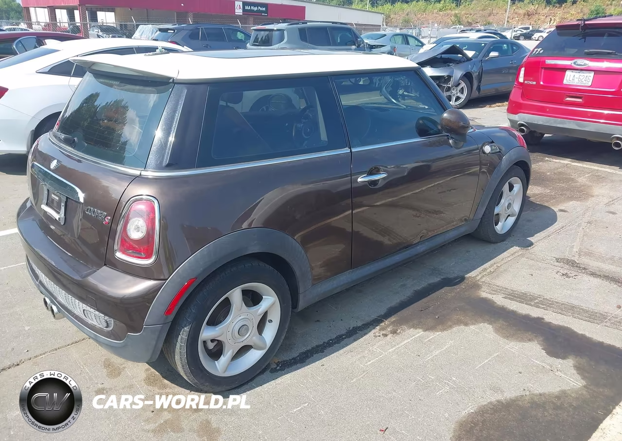 2010 Mini Cooper S VIN:WMWMF7C53ATW88489 - 4