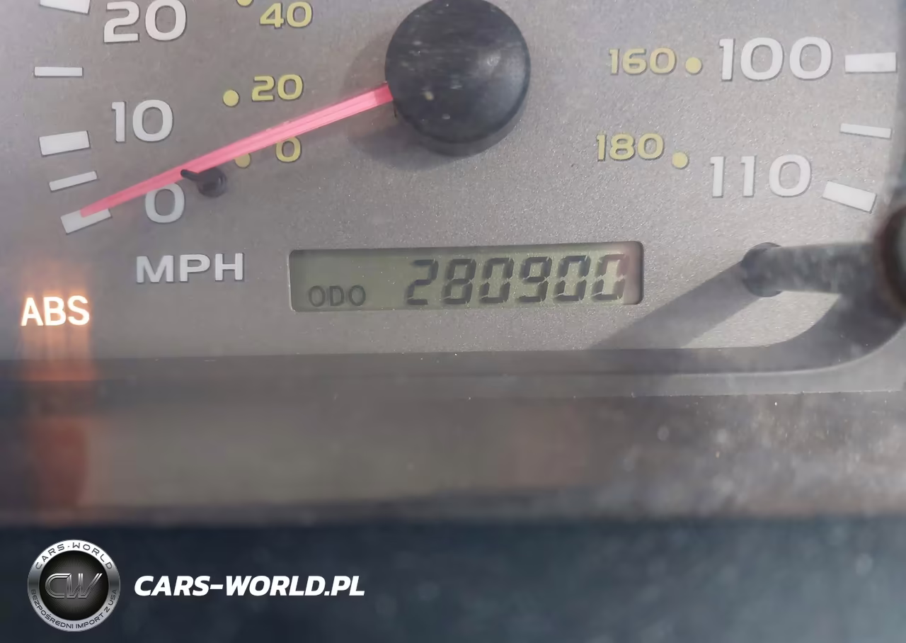 2002 Toyota Sequoia Limited V8 VIN:5TDBT48A02S085359 - 16