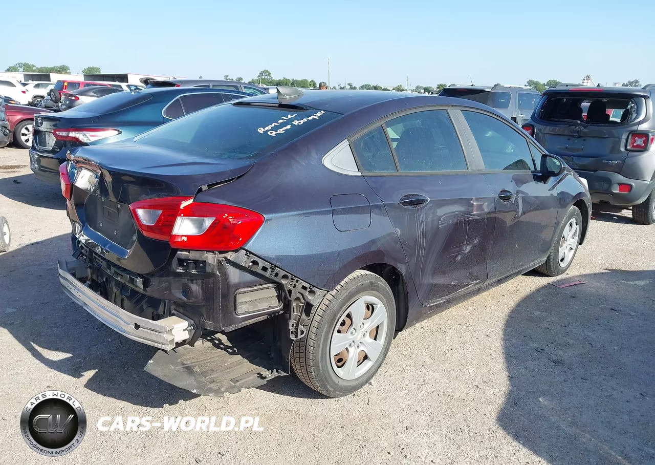 2016 Chevrolet Cruze Ls Auto VIN:1G1BC5SM6G7256330 - 4