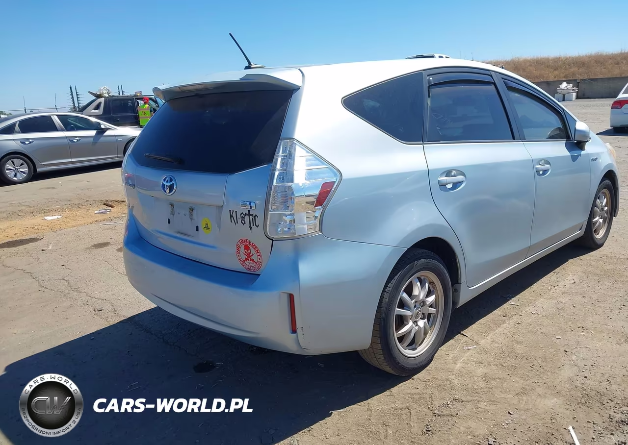2013 Toyota Prius V Three VIN:JTDZN3EU7D3215921 - 4