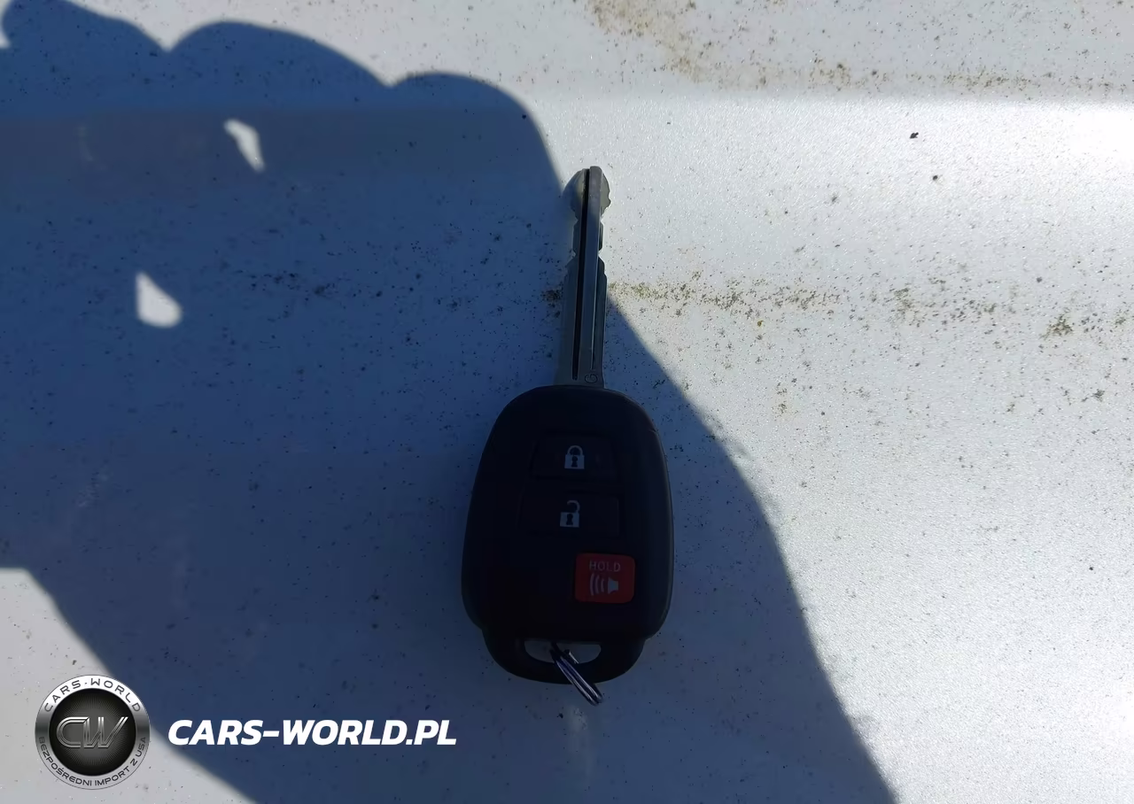 2012 Toyota Prius C Two VIN:JTDKDTB35C1511921 - 11