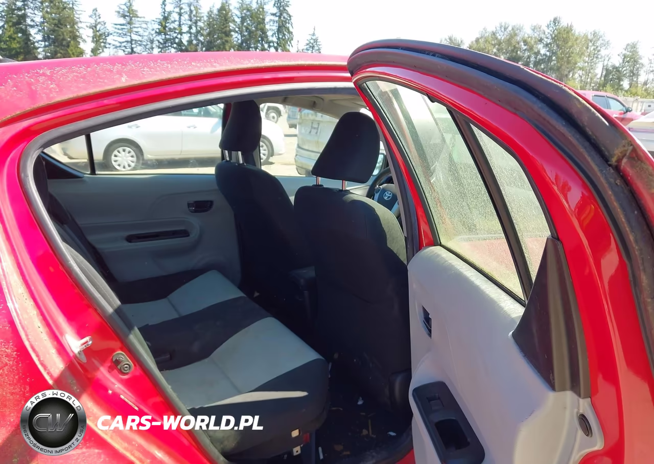 2012 Toyota Prius C Two VIN:JTDKDTB35C1511921 - 8