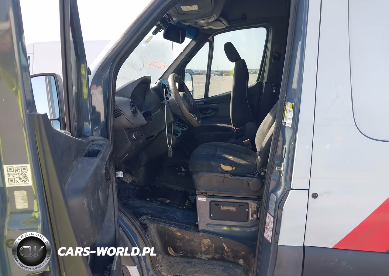 2019 Mercedes-Benz Sprinter 2500 High Roof V6 VIN:WD4PF1CD0KP132953 - 5