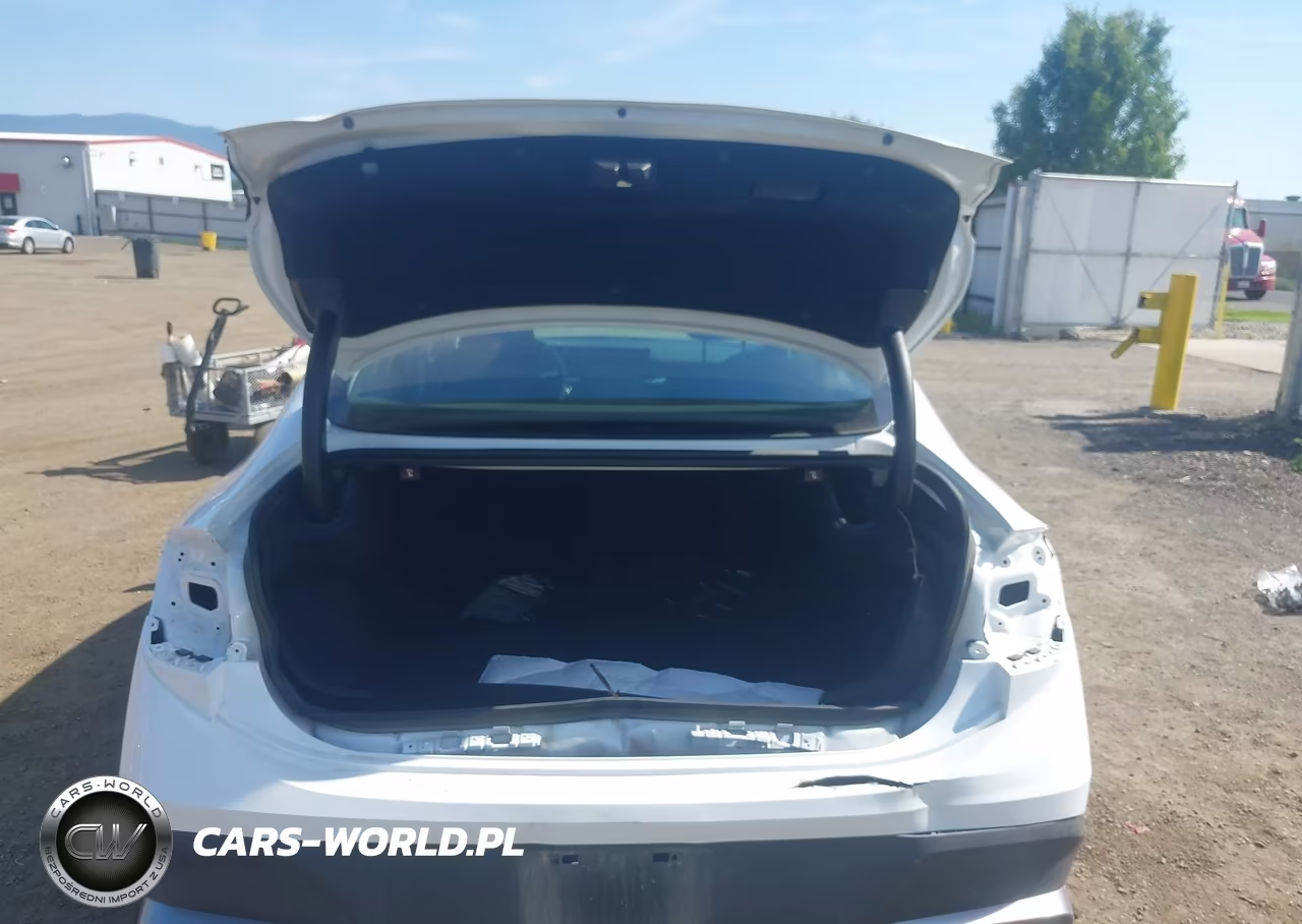 2026 Hyundai Sonata Hybrid Blue VIN:KMHL24JJ4TA157742 - 17