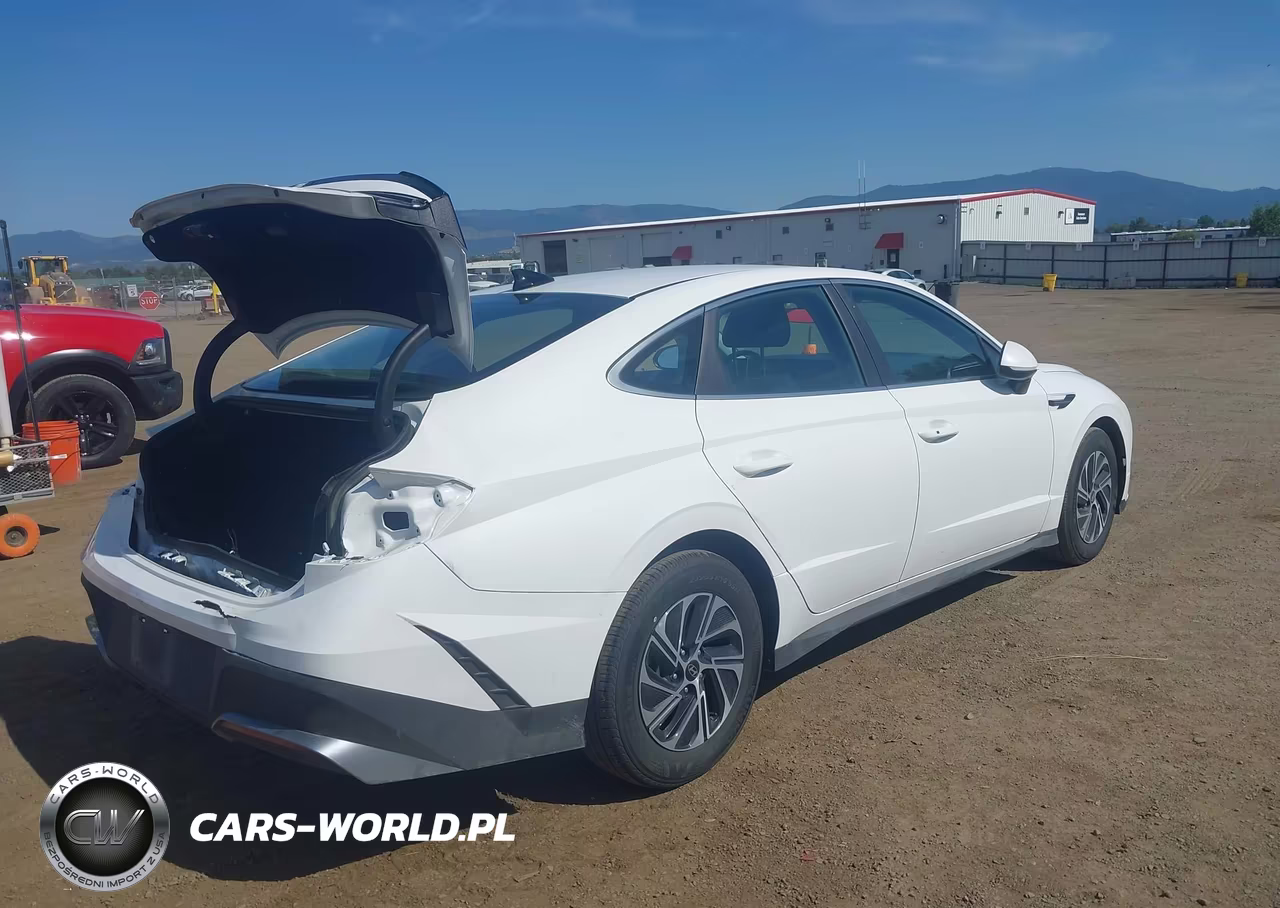 2026 Hyundai Sonata Hybrid Blue VIN:KMHL24JJ4TA157742 - 4