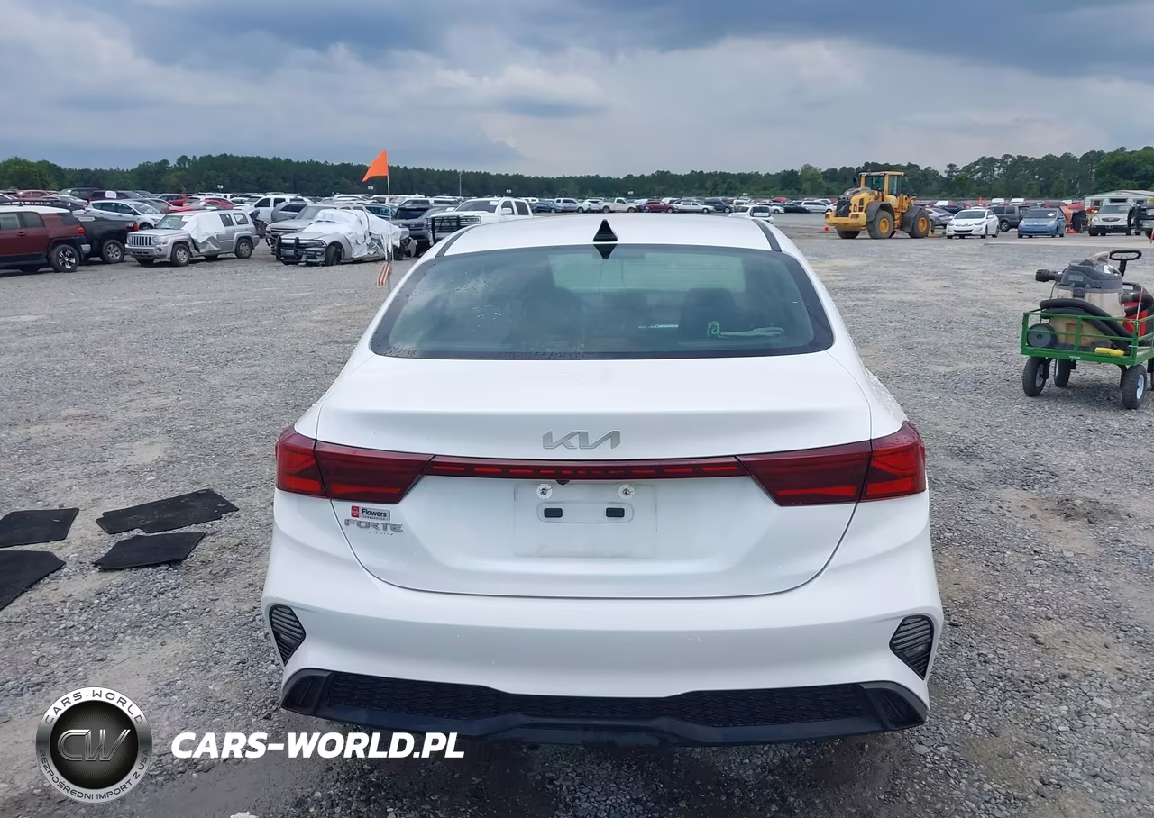 2024 Kia Forte Lxs VIN:3KPF24AD3RE733130 - 17