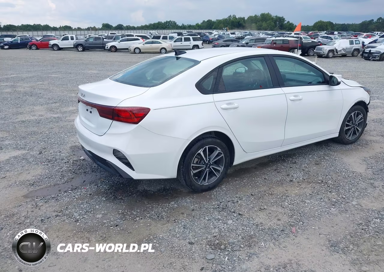 2024 Kia Forte Lxs VIN:3KPF24AD3RE733130 - 4