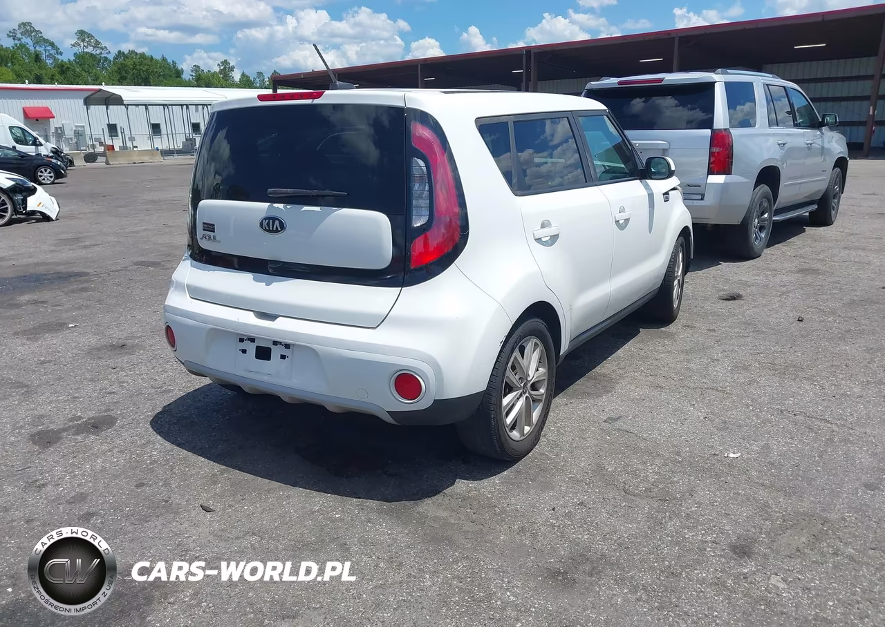 2019 Kia Soul + VIN:KNDJP3A53K7909145 - 4