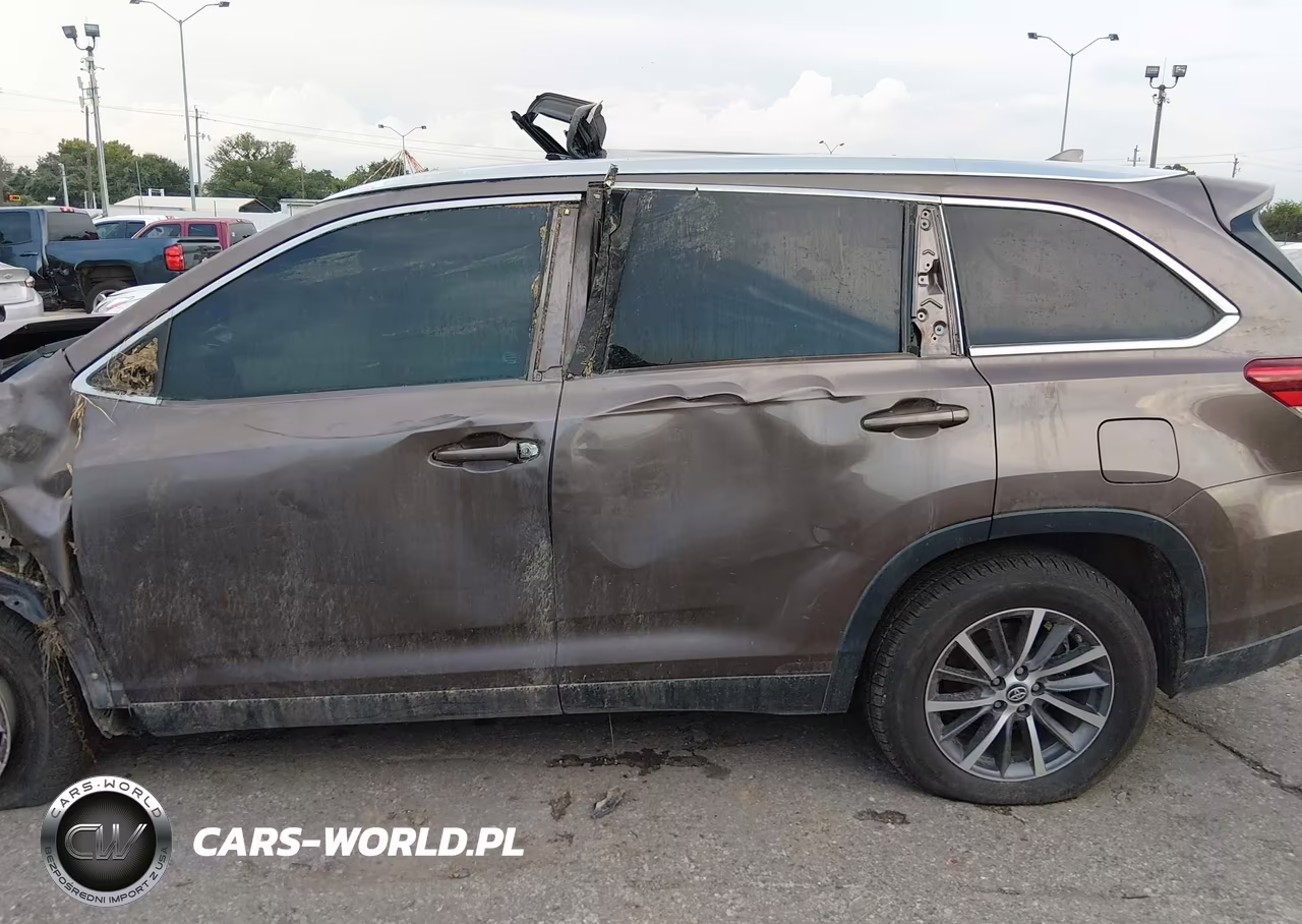 2019 Toyota Highlander Xle VIN:5TDKZRFH2KS293836 - 14