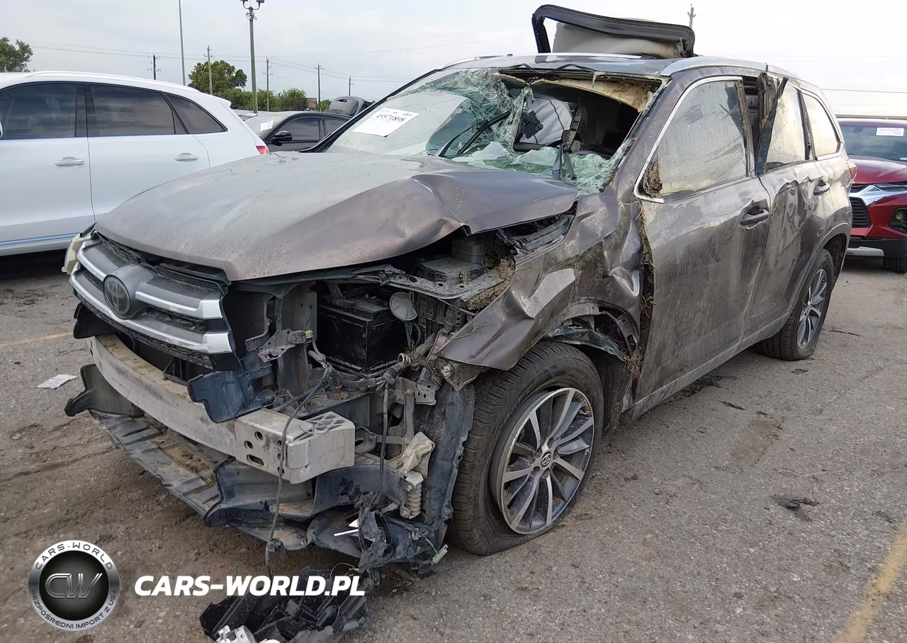 2019 Toyota Highlander Xle VIN:5TDKZRFH2KS293836 - 2