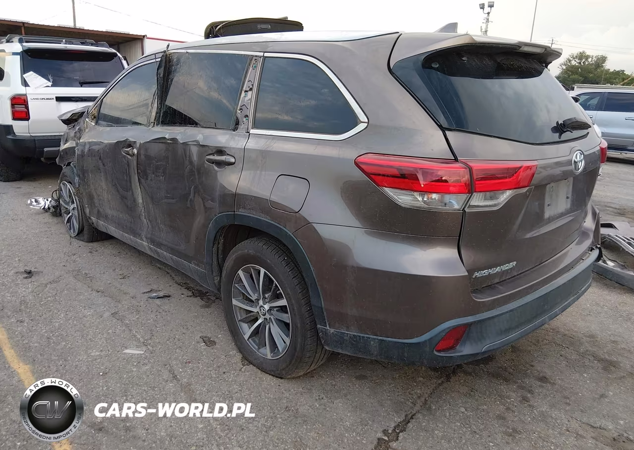 2019 Toyota Highlander Xle VIN:5TDKZRFH2KS293836 - 3