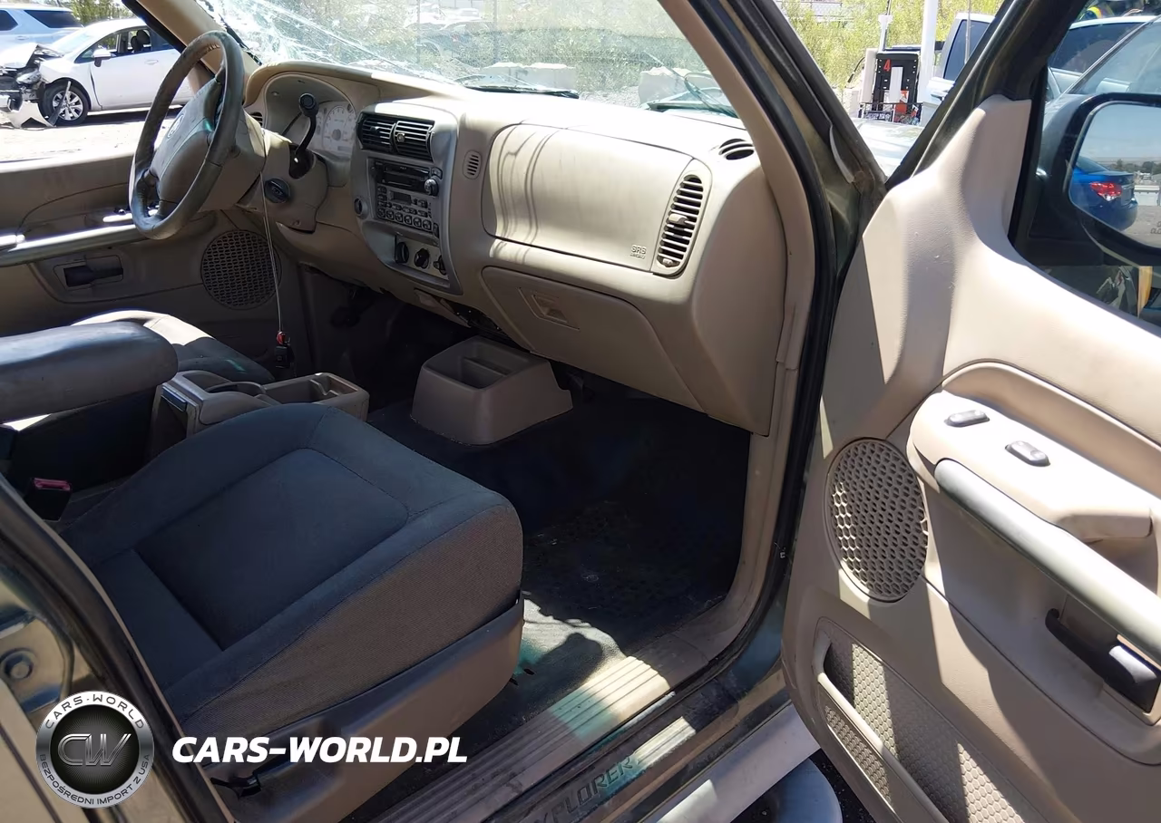 2002 Ford Explorer Sport Trac VIN:1FMZU67E82UB86118 - 5