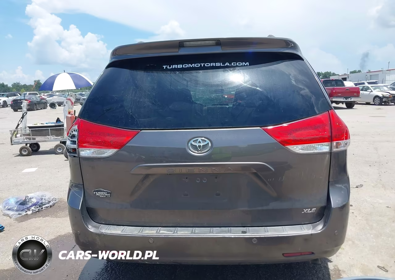 2013 Toyota Sienna Xle V6 8 Passenger VIN:5TDYK3DC7DS372912 - 16