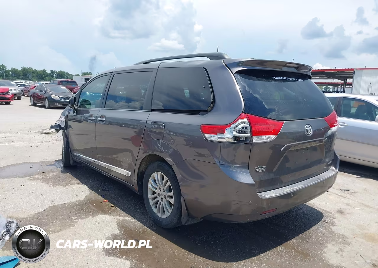 2013 Toyota Sienna Xle V6 8 Passenger VIN:5TDYK3DC7DS372912 - 3