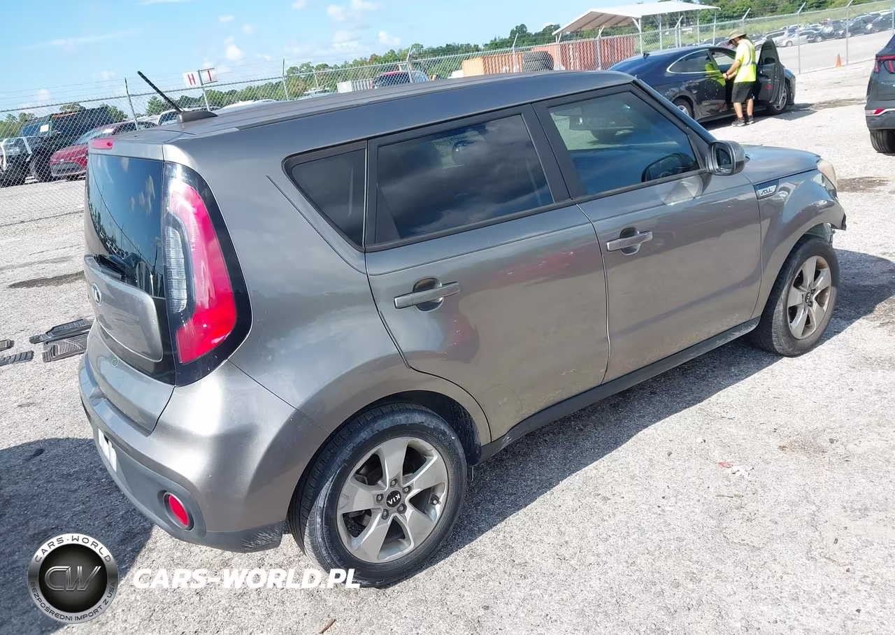 2018 Kia Soul VIN:KNDJN2A25J7609725 - 4