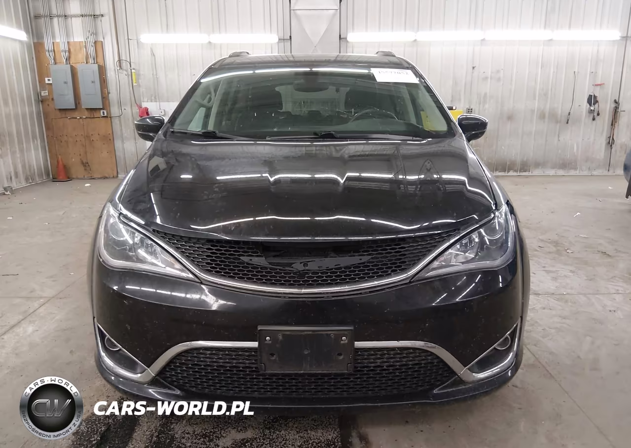 2017 Chrysler Pacifica Touring-L VIN:2C4RC1BG8HR523864 - 13