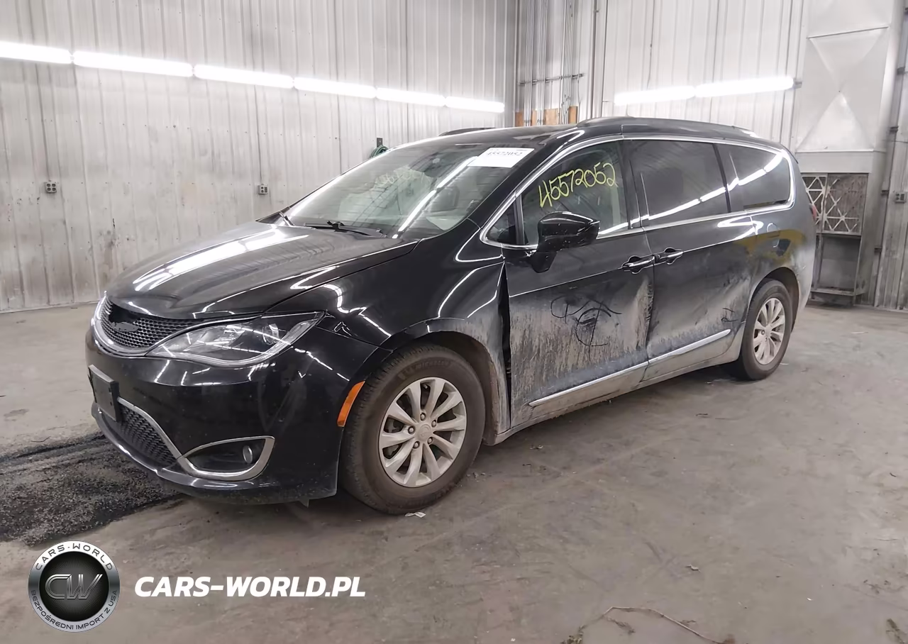 2017 Chrysler Pacifica Touring-L VIN:2C4RC1BG8HR523864 - 2