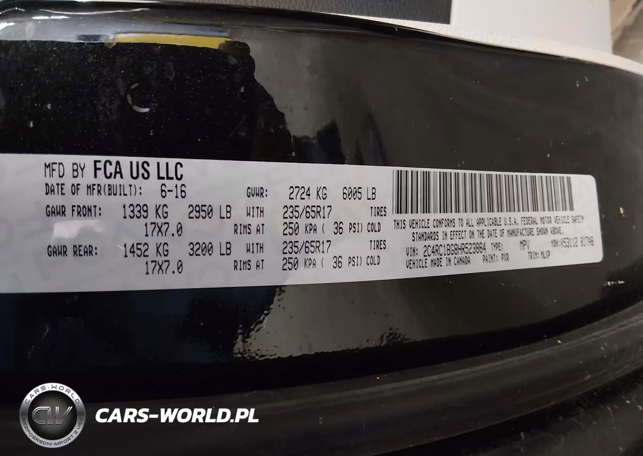 2017 Chrysler Pacifica Touring-L VIN:2C4RC1BG8HR523864 - 9
