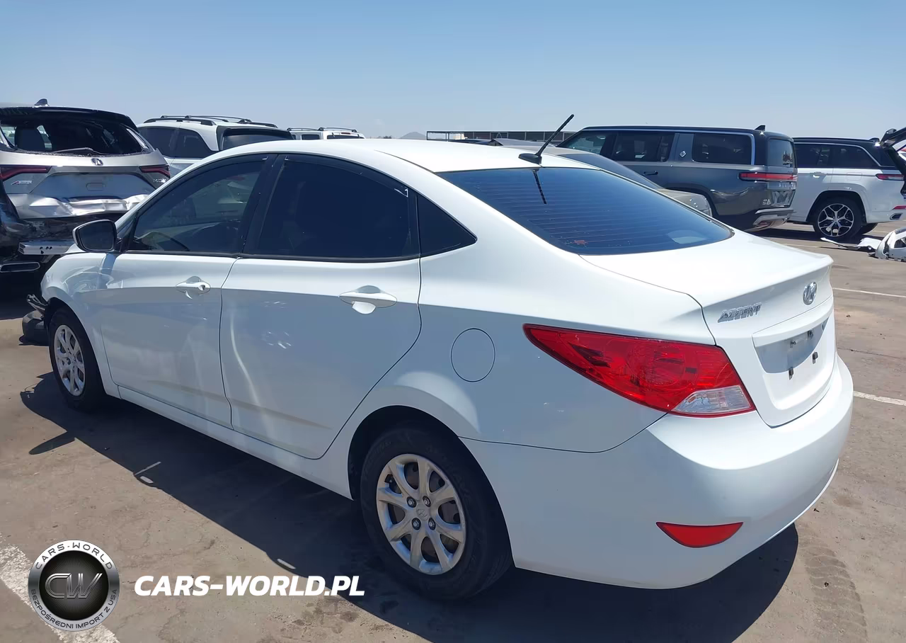 2013 Hyundai Accent Gls VIN:KMHCT4AE1DU447713 - 3