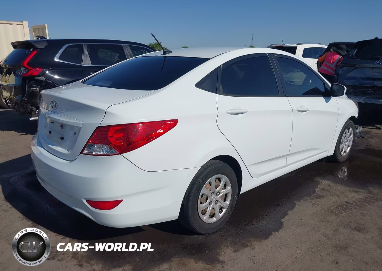 2013 Hyundai Accent Gls VIN:KMHCT4AE1DU447713 - 4