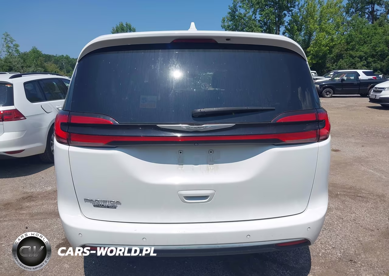 2021 Chrysler Pacifica Touring VIN:2C4RC1FG1MR510197 - 16