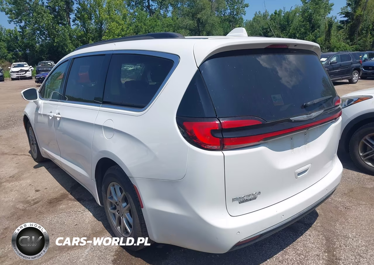 2021 Chrysler Pacifica Touring VIN:2C4RC1FG1MR510197 - 3