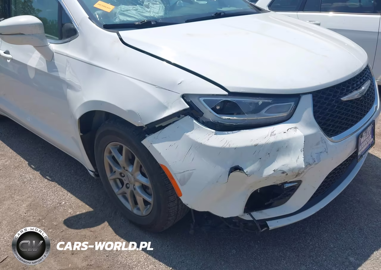 2021 Chrysler Pacifica Touring VIN:2C4RC1FG1MR510197 - 6