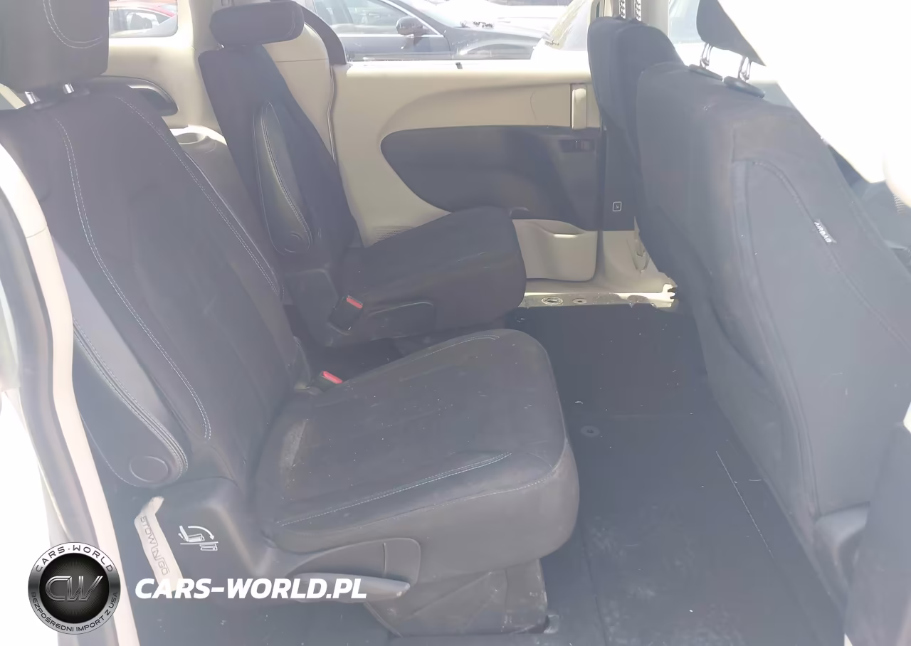 2021 Chrysler Pacifica Touring VIN:2C4RC1FG1MR510197 - 8
