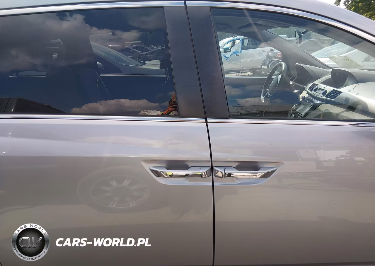 2016 Honda Odyssey Se VIN:5FNRL5H35GB010612 - 13