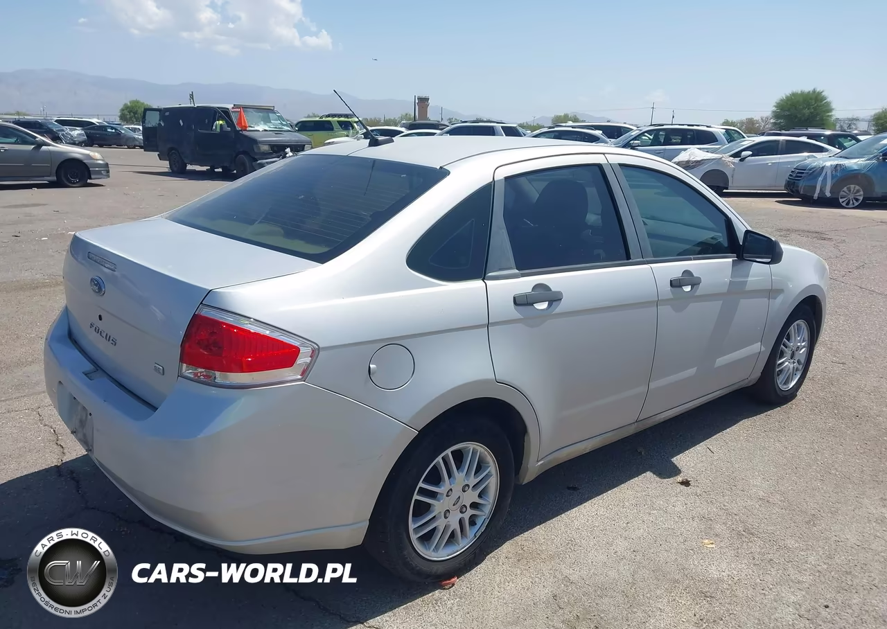 2009 Ford Focus Se VIN:1FAHP35N89W179425 - 4