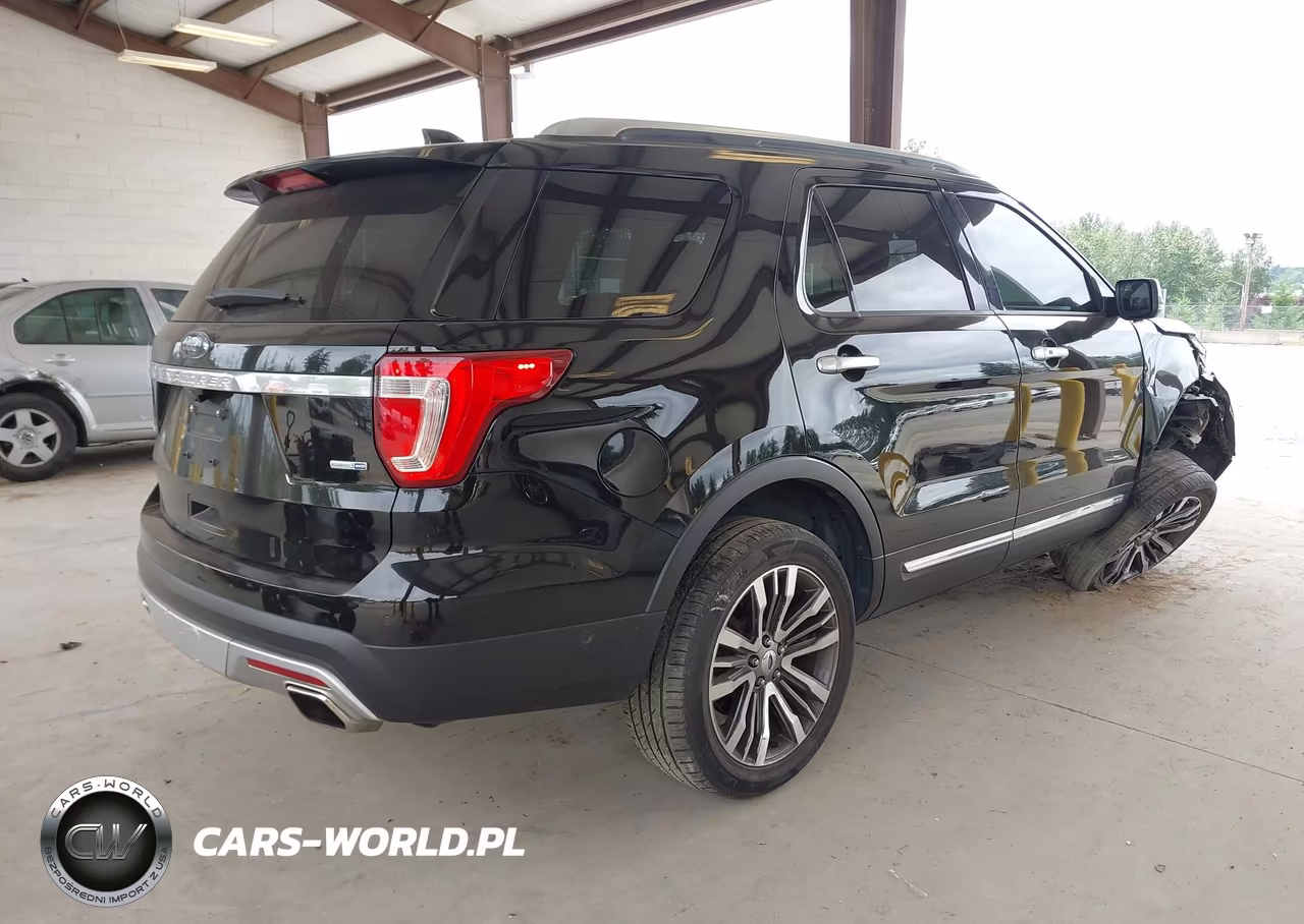 2017 Ford Explorer Platinum VIN:1FM5K8HT2HGE39339 - 4