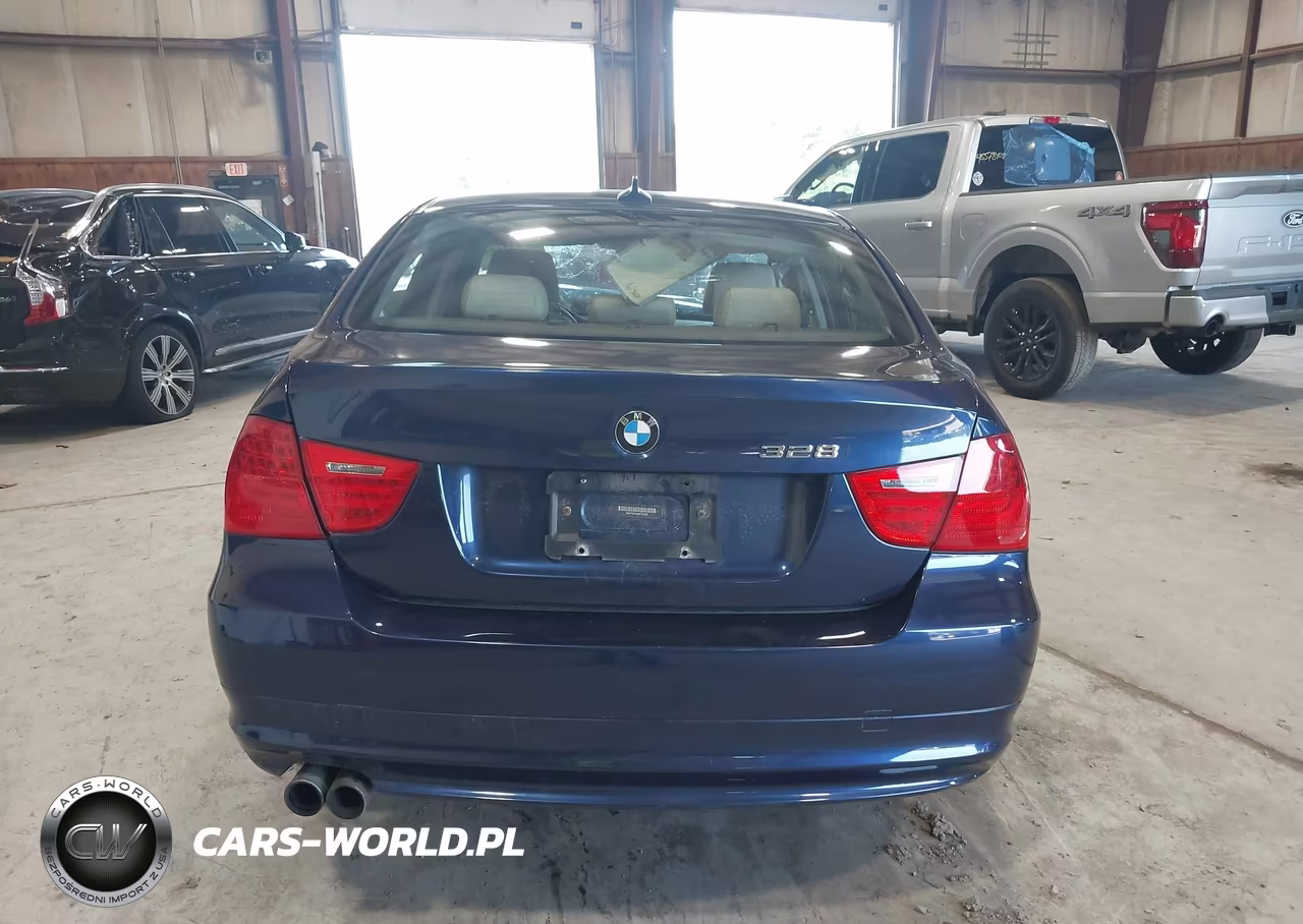 2011 BMW 328I xDrive VIN:WBAPK5C59BF124326 - 17