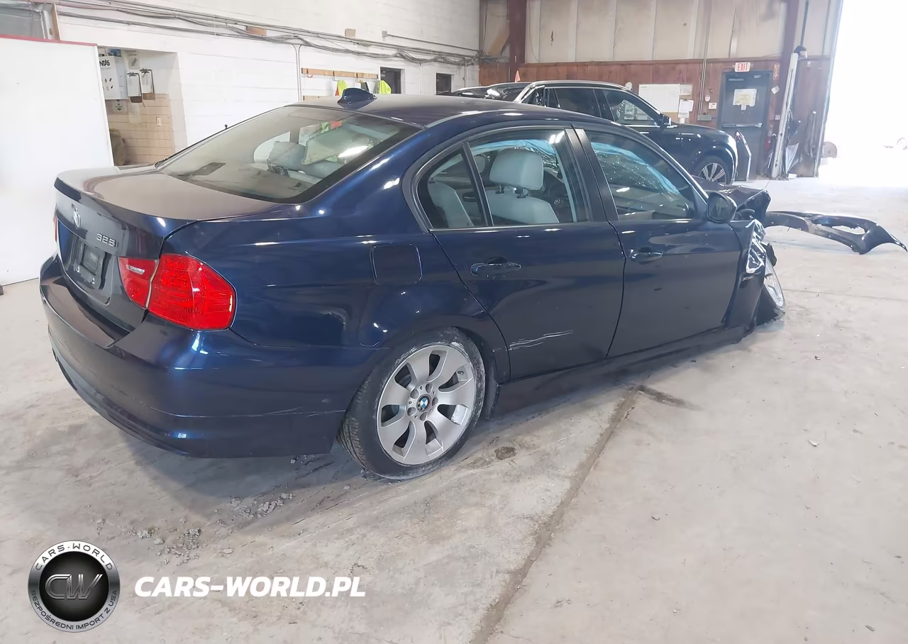 2011 BMW 328I xDrive VIN:WBAPK5C59BF124326 - 4