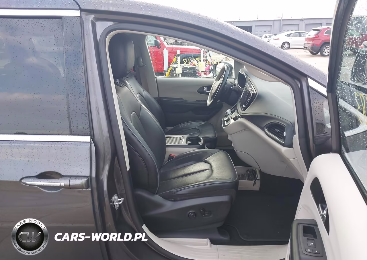2020 Chrysler Pacifica Limited VIN:2C4RC1GG9LR234560 - 5