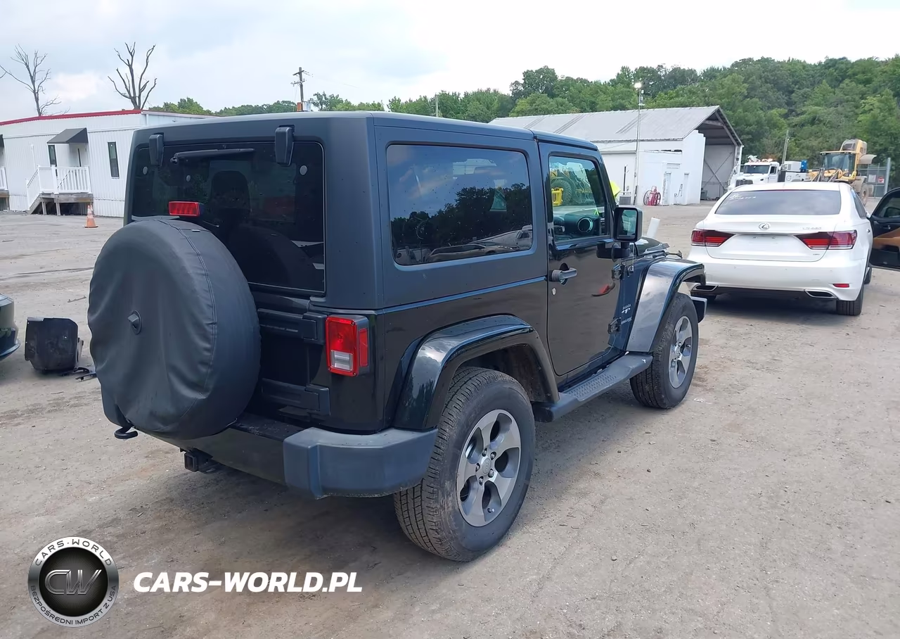 2018 Jeep Wrangler Jk Sahara 4X4 VIN:1C4AJWBG4JL852415 - 4