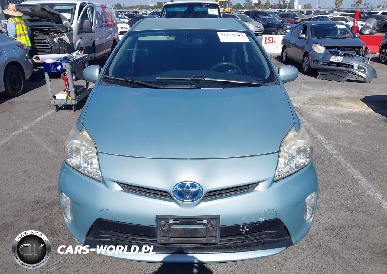 2015 Toyota Prius Two VIN:JTDKN3DU2F1881599 - 13