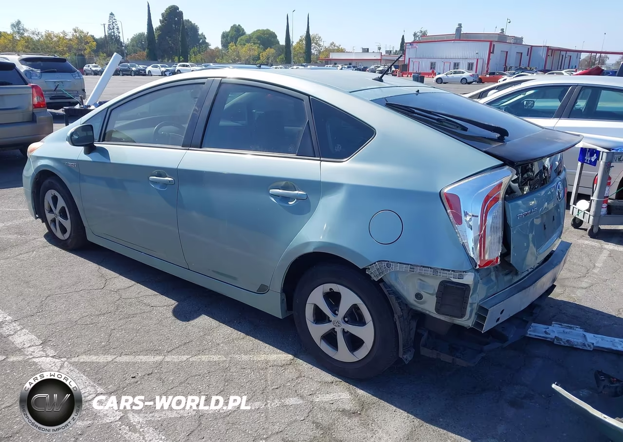 2015 Toyota Prius Two VIN:JTDKN3DU2F1881599 - 3