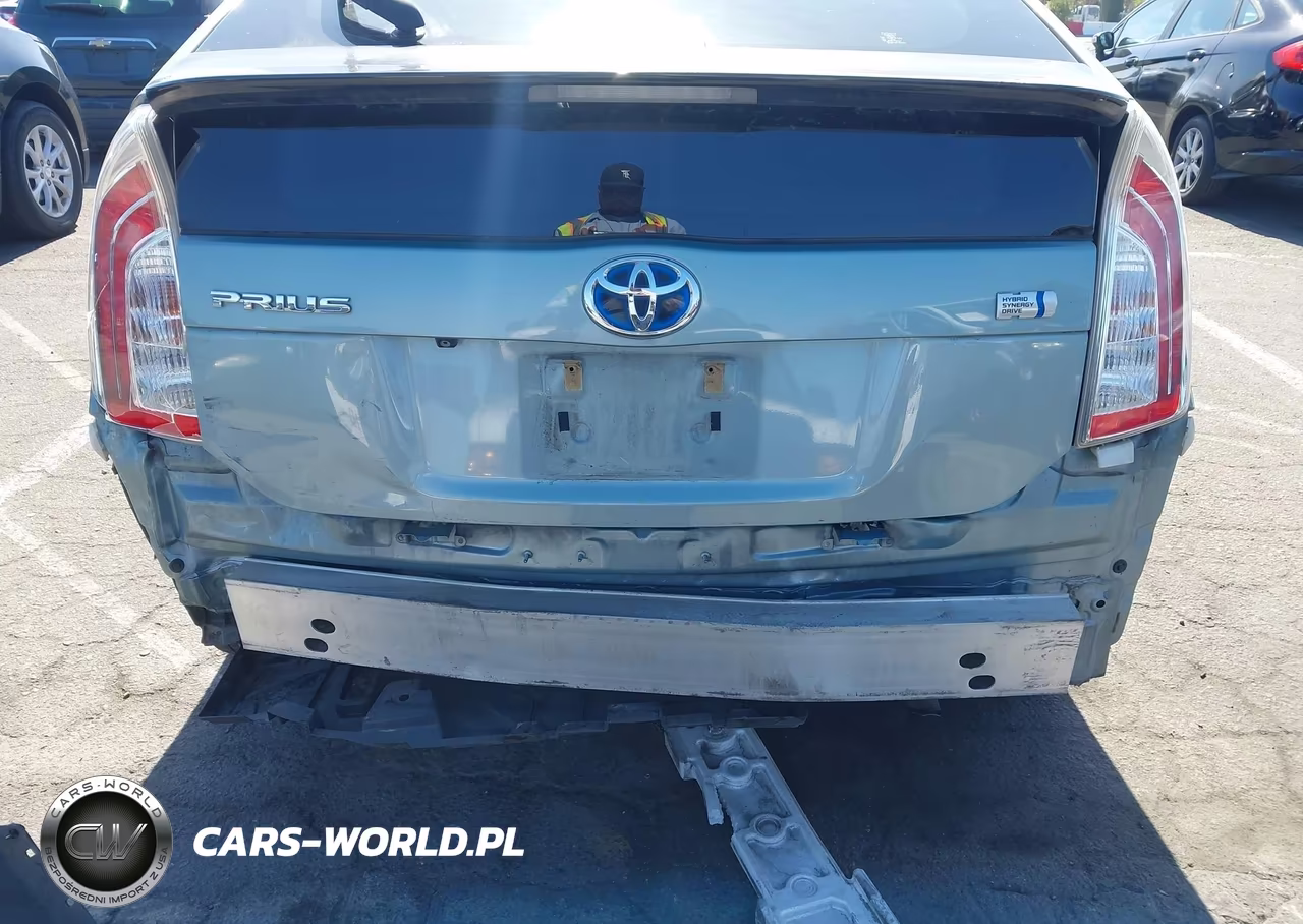2015 Toyota Prius Two VIN:JTDKN3DU2F1881599 - 6