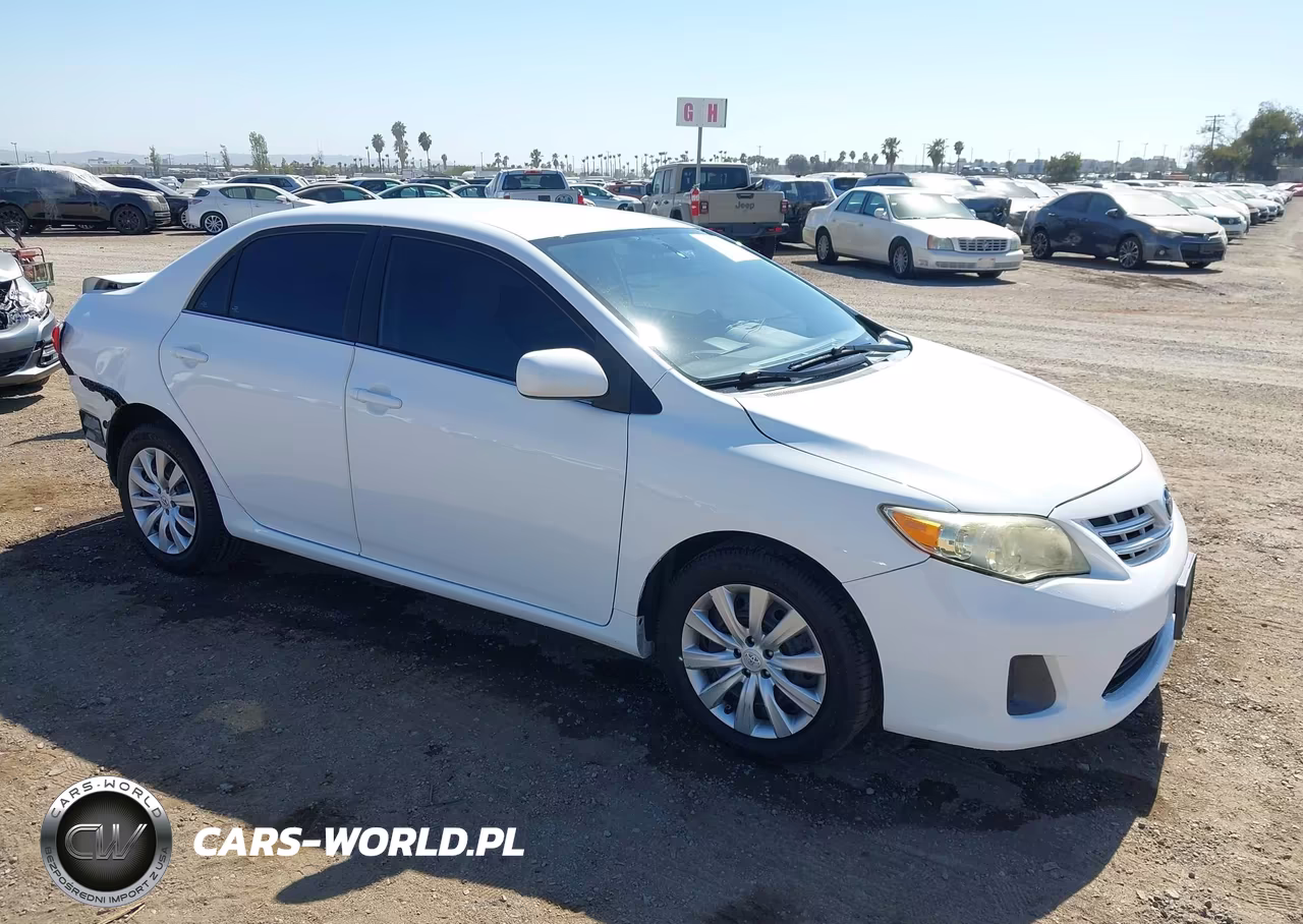 2013 Toyota Corolla Le – zdjęcie 1 z 17