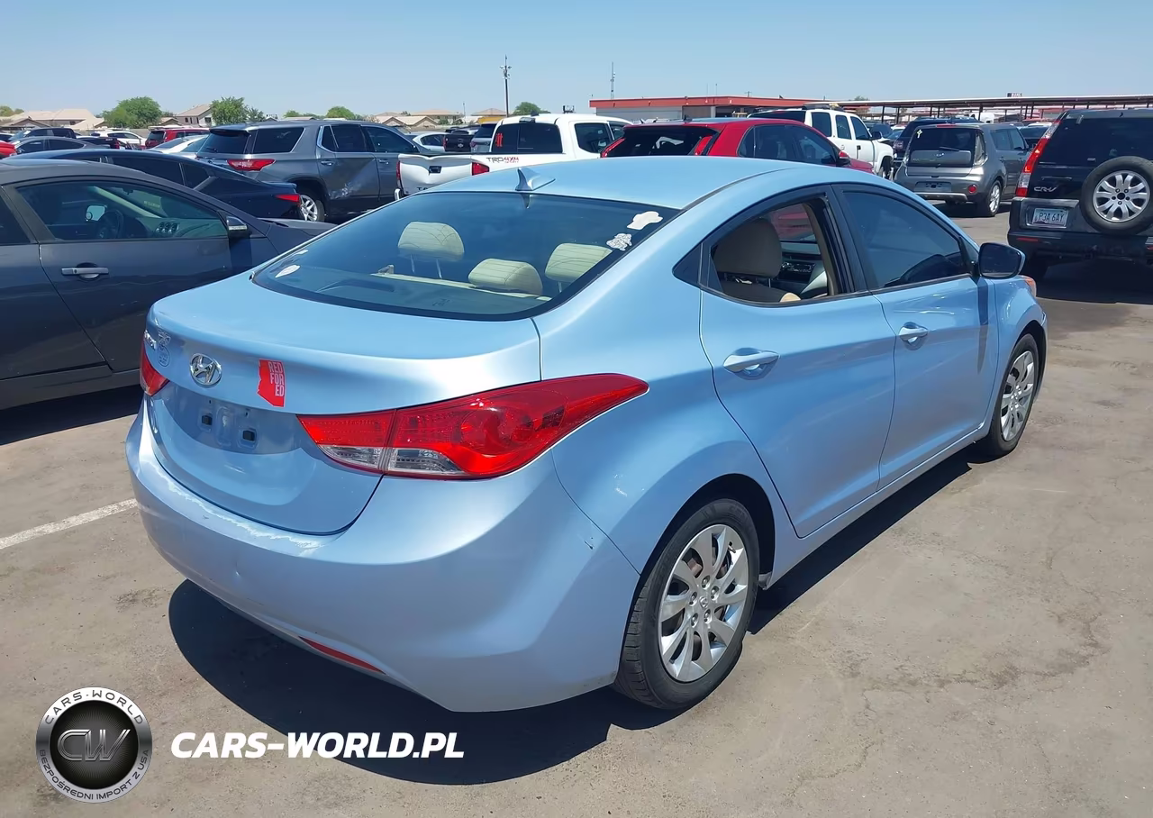 2013 Hyundai Elantra Gls VIN:KMHDH4AE6DU540796 - 4