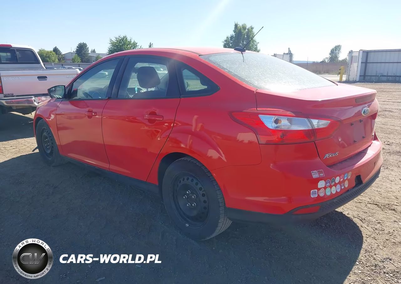 2012 Ford Focus Se VIN:1FAHP3F25CL163969 - 3