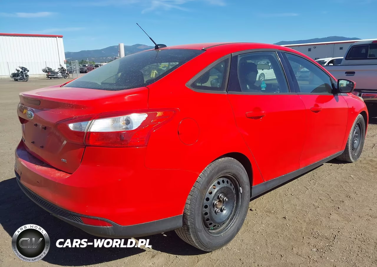 2012 Ford Focus Se VIN:1FAHP3F25CL163969 - 4