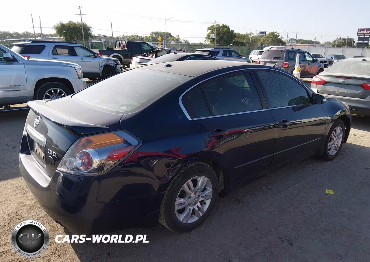 2011 Nissan Altima 2.5 S VIN:1N4AL2AP1BN409462 - 4