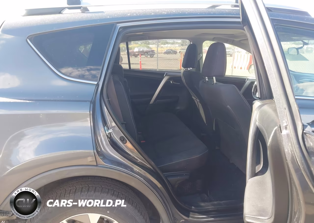 2016 Toyota Rav4 Hybrid Xle VIN:JTMRJREV0GD049456 - 8