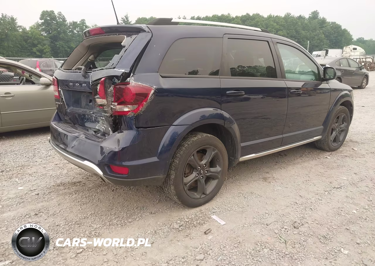 2018 Dodge Journey Crossroad Awd VIN:3C4PDDGG9JT499222 - 4